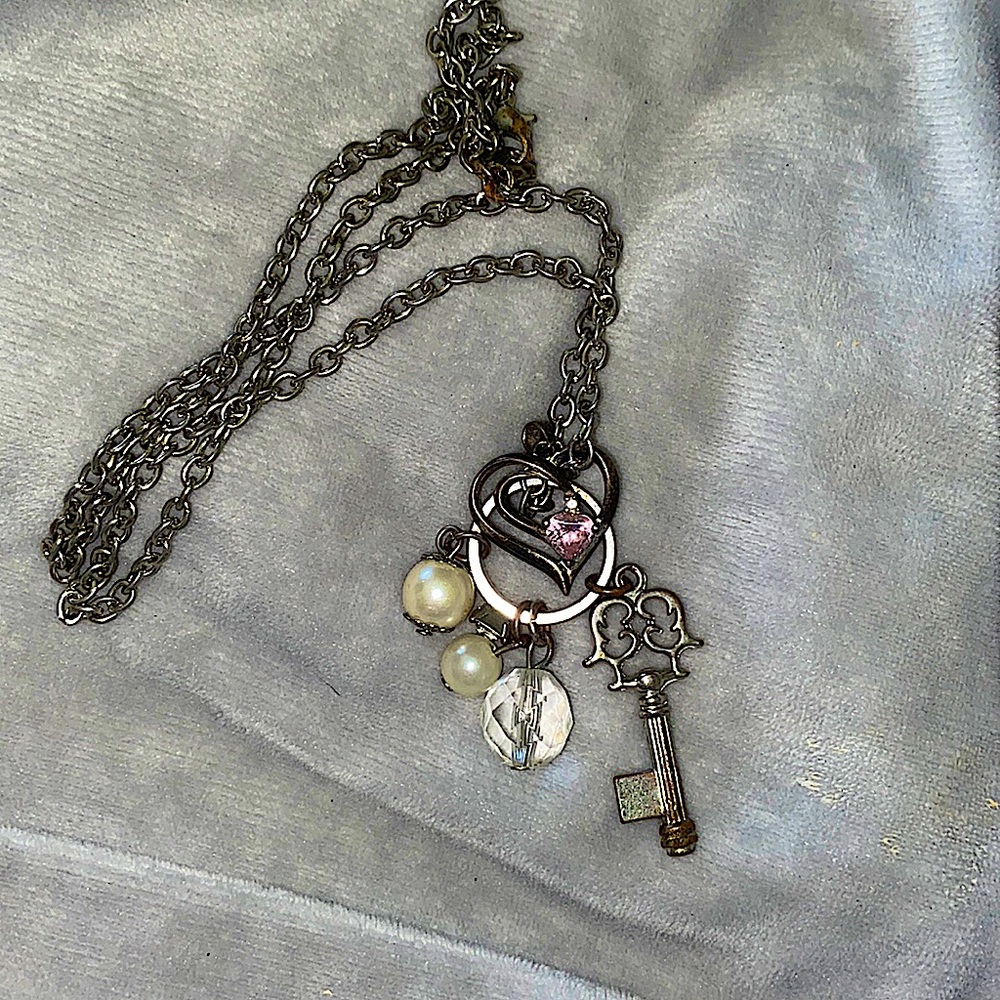 Fantasy Decorated Old-Styled Necklace